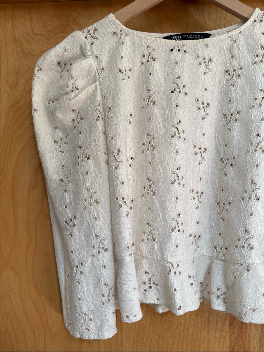Small Zara Ivory Cream Eyelet Lace Blouse Embroidery Ruffle Puff Sleeve Romantic